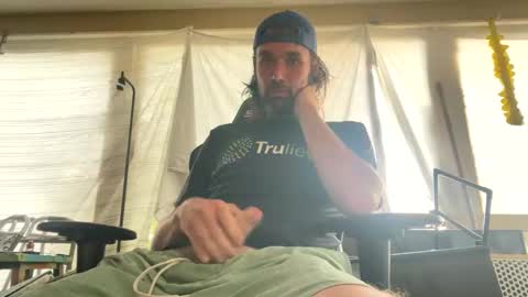 ZyRaMaxx online show from February 4, 2025, 10:13 pm