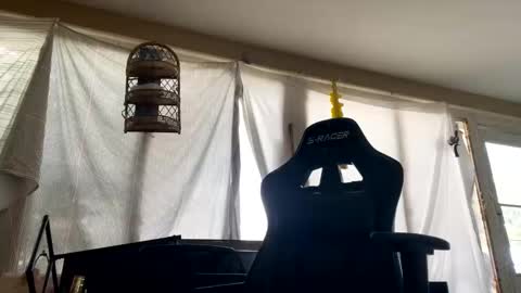 ZyRaMaxx online show from February 9, 2025, 7:09 pm