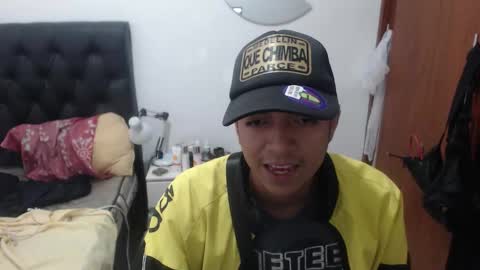 Snapshot of danivoyeur21 chatting on February 3, 2026, 8:03 pm daniel segura online show from February 3, 2026, 8:03 pm