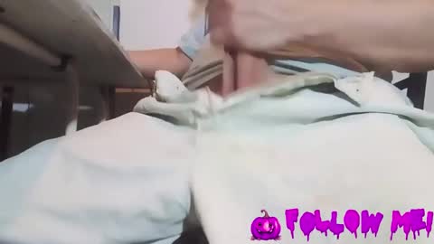 Snapshot of danix_xox chatting on October 5, 2025, 2:32 am Dan online show from October 5, 2025, 2:32 am