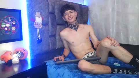 Snapshot of dann_brown chatting on December 19, 2024, 6:01 am Dann Brown online show from December 19, 2024, 6:01 am