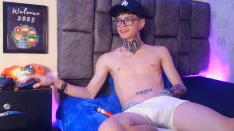 Snapshot of dann_brown chatting on January 22, 2025, 2:59 am Dann Brown online show from January 22, 2025, 2:59 am