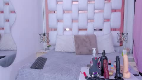 Danna Flame online show from November 4, 2025, 1:21 pm