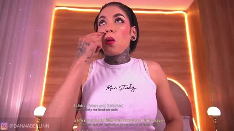 Danna Berlin  online show from February 4, 2026, 7:20 pm