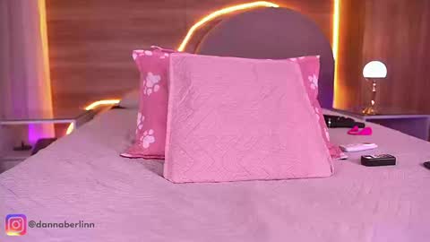 Danna Berlin  online show from March 11, 2026, 7:53 pm