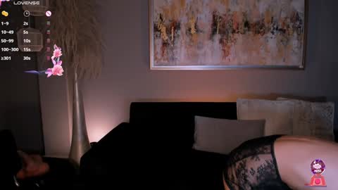 Danna Cruz  online show from December 4, 2024, 10:30 pm