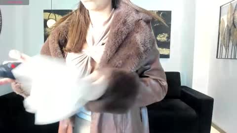 Danna Cruz  online show from September 16, 2025, 10:49 am