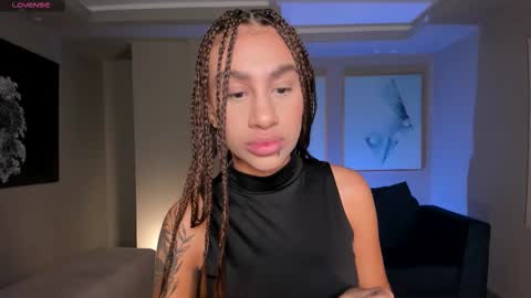 Danna Cruz  online show from October 12, 2025, 10:25 am