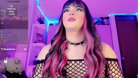 dannadolls online show from April 1, 2026, 5:32 pm