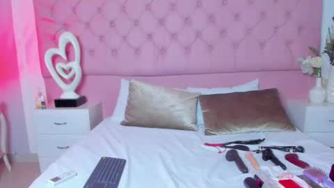 Snapshot of dannaflame_ chatting on April 29, 2026, 7:45 am Danna online show from April 29, 2026, 7:45 am