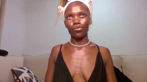 Snapshot of dannamikayla chatting on December 5, 2025, 4:47 pm dannamikayla online show from December 5, 2025, 4:47 pm