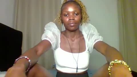 Snapshot of dannamikayla chatting on December 16, 2025, 1:43 am dannamikayla online show from December 16, 2025, 1:43 am