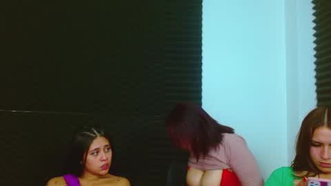 Snapshot of dannamomcerrat chatting on January 17, 2025, 6:36 am dannamomcerrat online show from January 17, 2025, 6:36 am