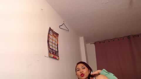 Snapshot of dannamomcerrat chatting on March 9, 2025, 1:35 am dannamomcerrat online show from March 9, 2025, 1:35 am