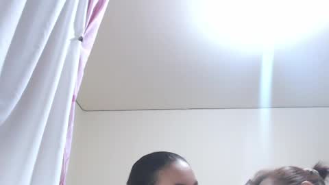 dannamomcerratt online show from May 27, 2026, 1:57 am