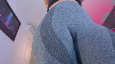 Snapshot of dannavelvet chatting on January 7, 2026, 12:07 pm Danna online show from January 7, 2026, 12:07 pm