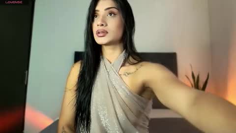 Danna Wells online show from November 17, 2025, 7:30 pm