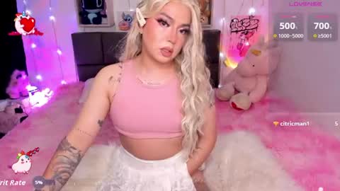 Snapshot of dannia_13 chatting on July 19, 2026, 1:37 pm dannia_13 online show from July 19, 2026, 1:37 pm