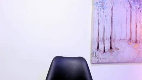 danniakross online show from November 18, 2025, 8:02 pm