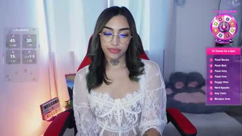 Snapshot of dannielle_ chatting on November 2, 2025, 7:27 pm online show from November 2, 2025, 7:27 pm