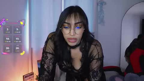 Snapshot of dannielle_ chatting on November 24, 2025, 8:08 pm online show from November 24, 2025, 8:08 pm