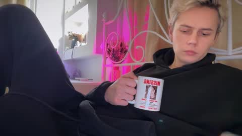 danny online show from December 5, 2025, 1:20 pm