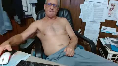 Snapshot of dano5913 chatting on November 2, 2025, 12:02 am dano5913 online show from November 2, 2025, 12:02 am