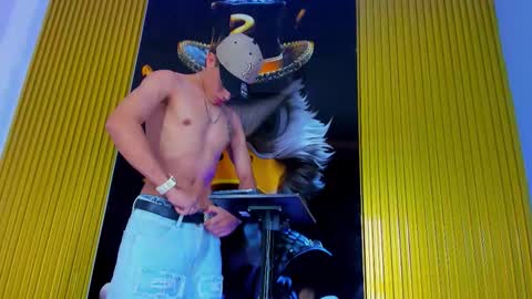 dante_brown1 online show from November 12, 2025, 9:36 pm