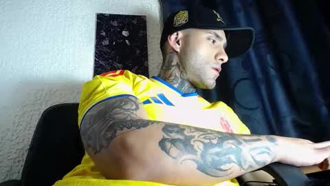 dante_d_angelo_ online show from November 16, 2025, 4:51 am