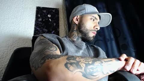 dante_d_angelo_ online show from December 19, 2025, 6:20 am