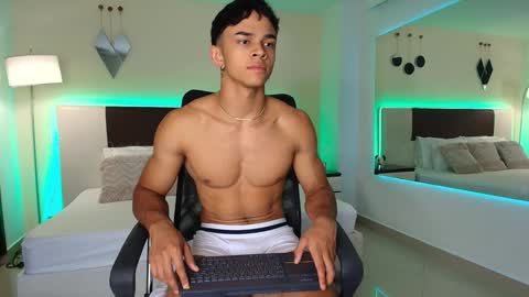 Snapshot of danteestone chatting on February 5, 2025, 8:57 pm Dante online show from February 5, 2025, 8:57 pm