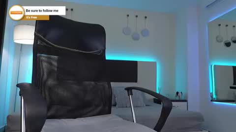 Snapshot of danteestone chatting on December 3, 2025, 8:40 pm Dante online show from December 3, 2025, 8:40 pm