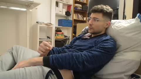 Snapshot of dantheman233 chatting on December 2, 2024, 9:17 pm Daniel online show from December 2, 2024, 9:17 pm