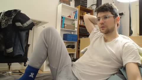 Snapshot of dantheman233 chatting on February 12, 2025, 8:40 pm Daniel online show from February 12, 2025, 8:40 pm