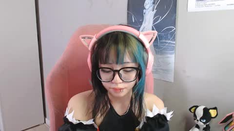 danyelleeyermann online show from April 29, 2026, 1:04 pm