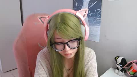 danyelleeyermann online show from May 11, 2026, 1:06 pm