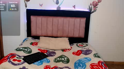 Snapshot of danyxs1 chatting on November 26, 2025, 12:50 pm DANYXS1 online show from November 26, 2025, 12:50 pm