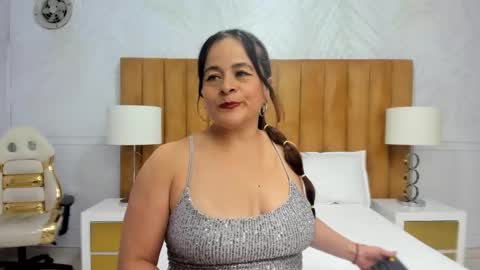 Daphne online show from February 6, 2025, 3:06 am