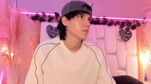 daphne_and_roger online show from March 30, 2026, 11:00 am