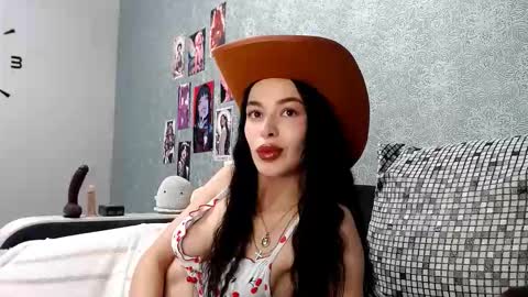 Snapshot of daphne_darkthorn chatting on October 18, 2025, 3:09 am Daphne Darkthorn online show from October 18, 2025, 3:09 am