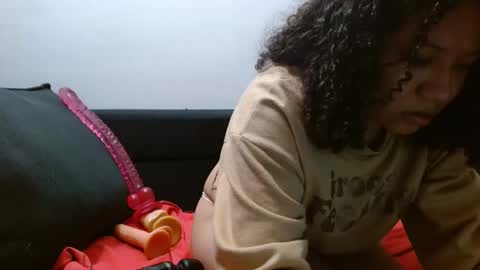 Snapshot of daphne_grande chatting on March 21, 2026, 3:11 am daphne_grande online show from March 21, 2026, 3:11 am