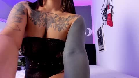  Daphne Miller  online show from December 10, 2024, 3:33 pm