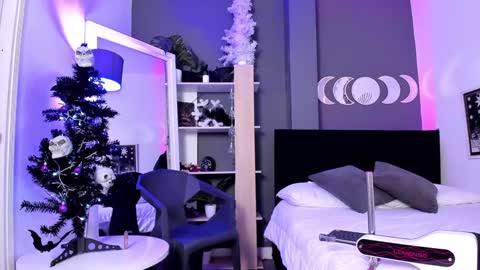  Daphne Miller  online show from December 17, 2024, 1:49 pm