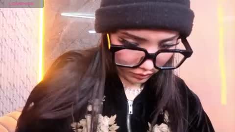 Snapshot of daphne_nicole_b chatting on July 15, 2026, 1:00 am daphne_nicole_b online show from July 15, 2026, 1:00 am