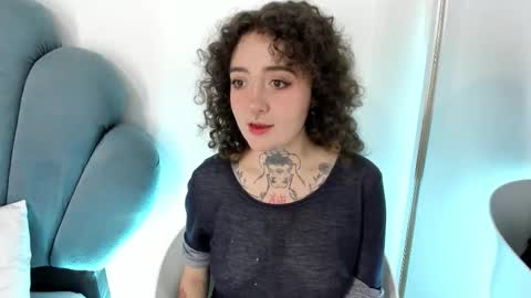 DaphneBlunt online show from November 15, 2025, 1:51 pm