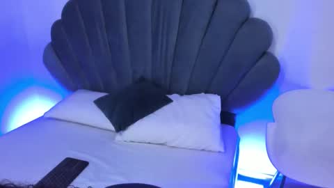 DaphneBlunt online show from November 25, 2025, 1:55 pm