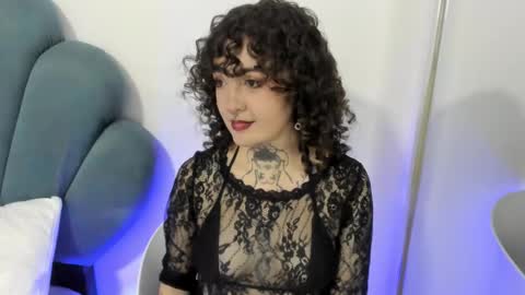 DaphneBlunt online show from December 16, 2025, 8:47 pm