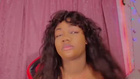 Snapshot of daphnewalker__ chatting on December 17, 2025, 10:54 am Daphne online show from December 17, 2025, 10:54 am