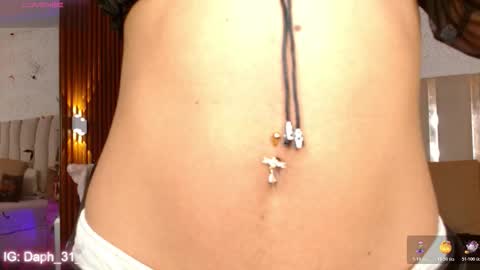 Snapshot of daphnne_tay chatting on November 6, 2025, 3:29 am dhapnne online show from November 6, 2025, 3:29 am