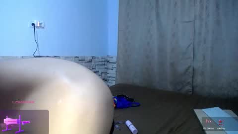 Snapshot of darasweet19 chatting on November 15, 2025, 11:32 pm MAX online show from November 15, 2025, 11:32 pm